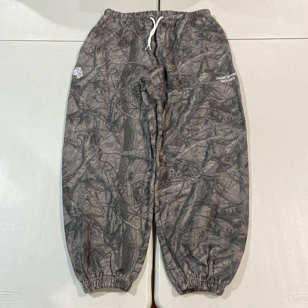 DARC SPORT x LOUNGER SWEATPANTS WOODLAND FOREST CAMO - Size Medium